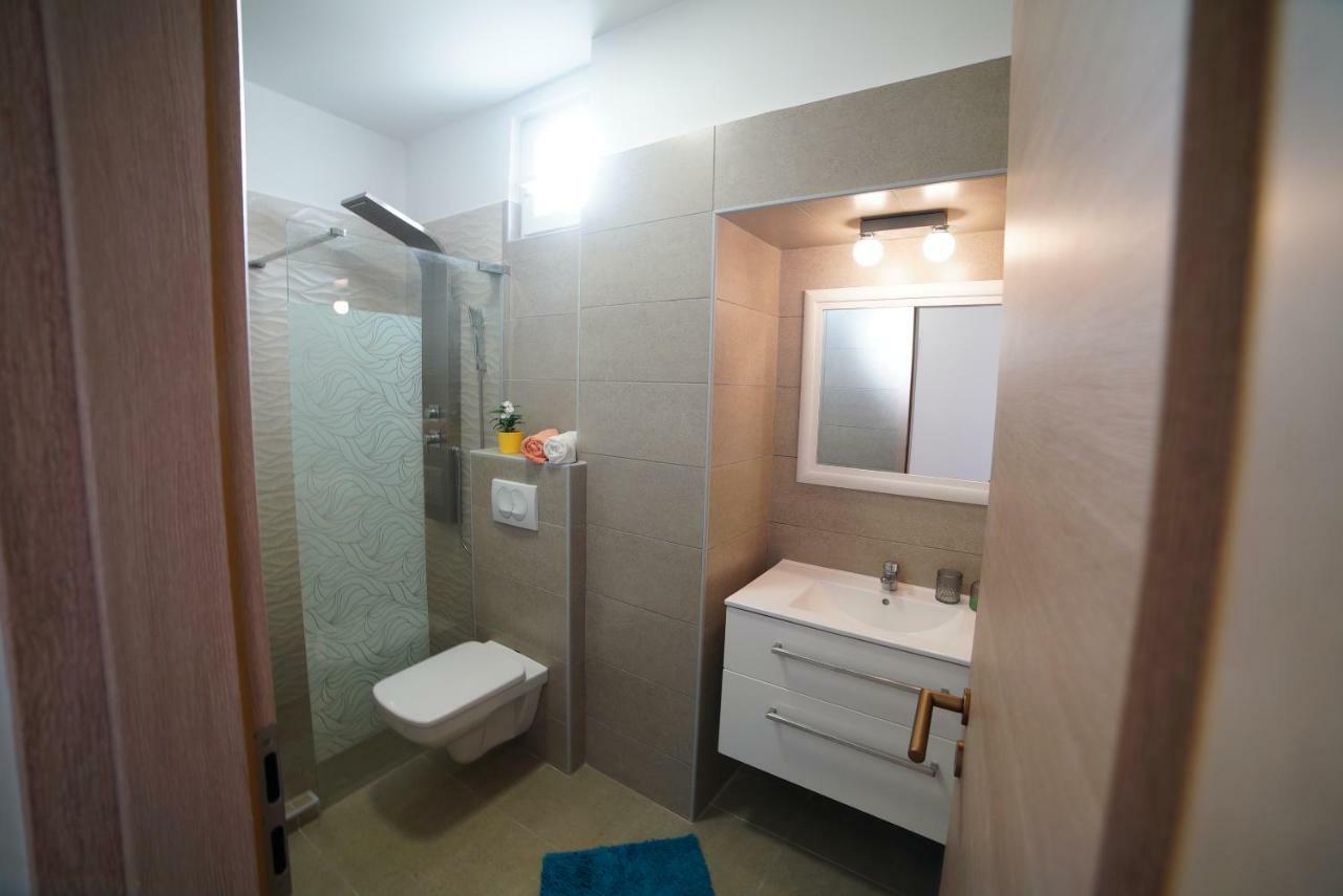 Korona Apartman *